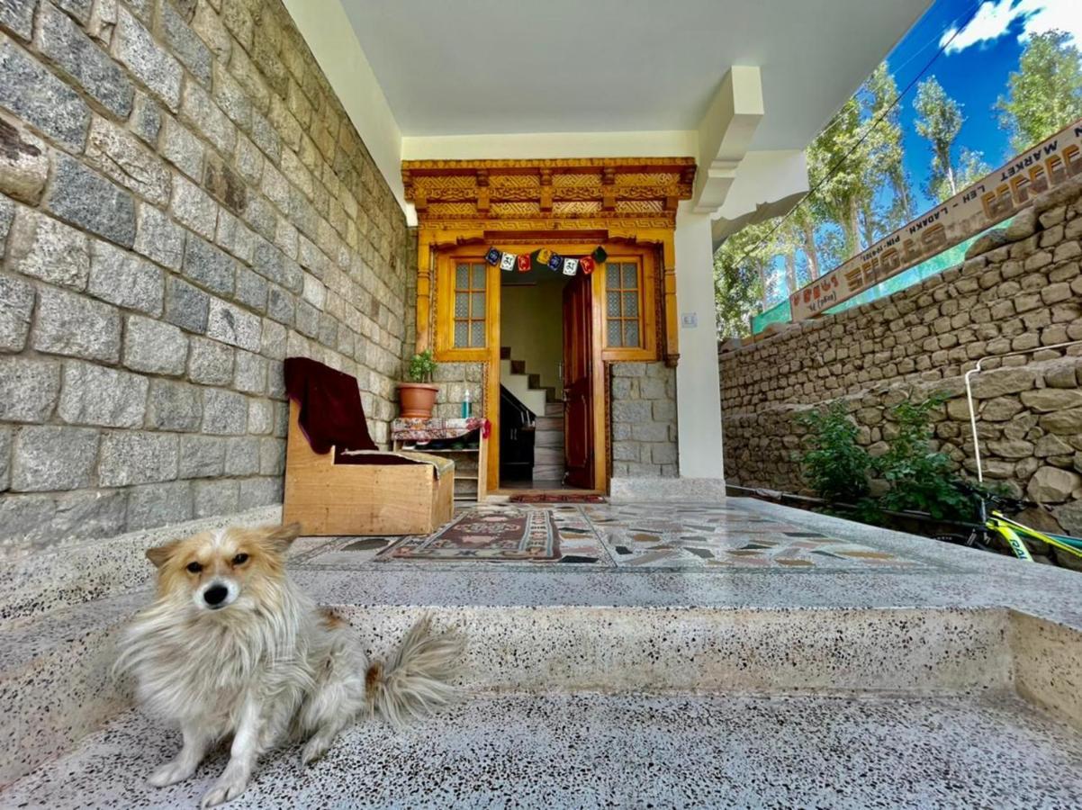 Hidden Leaf Homestay Лех Екстериор снимка